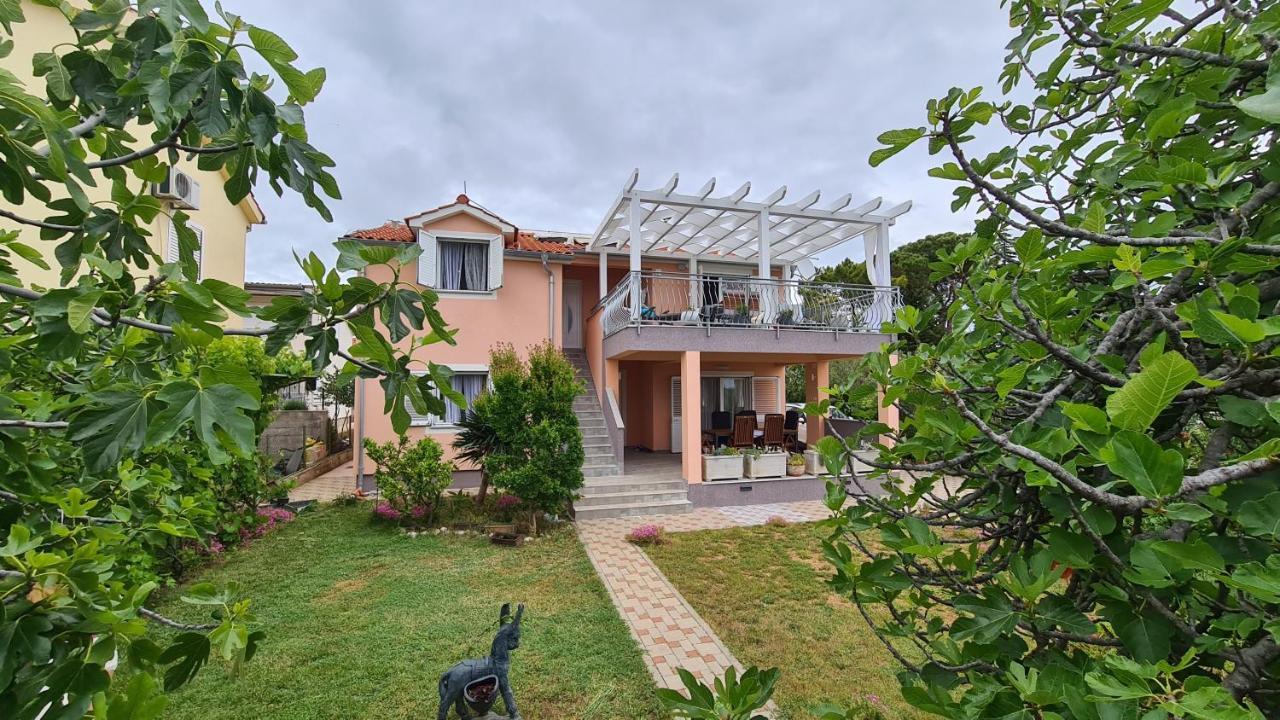 Apartmani Villa Lilliana Трибунь Экстерьер фото