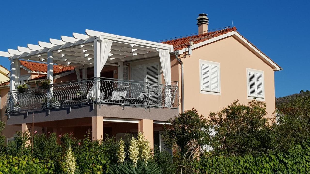 Apartmani Villa Lilliana Трибунь Экстерьер фото